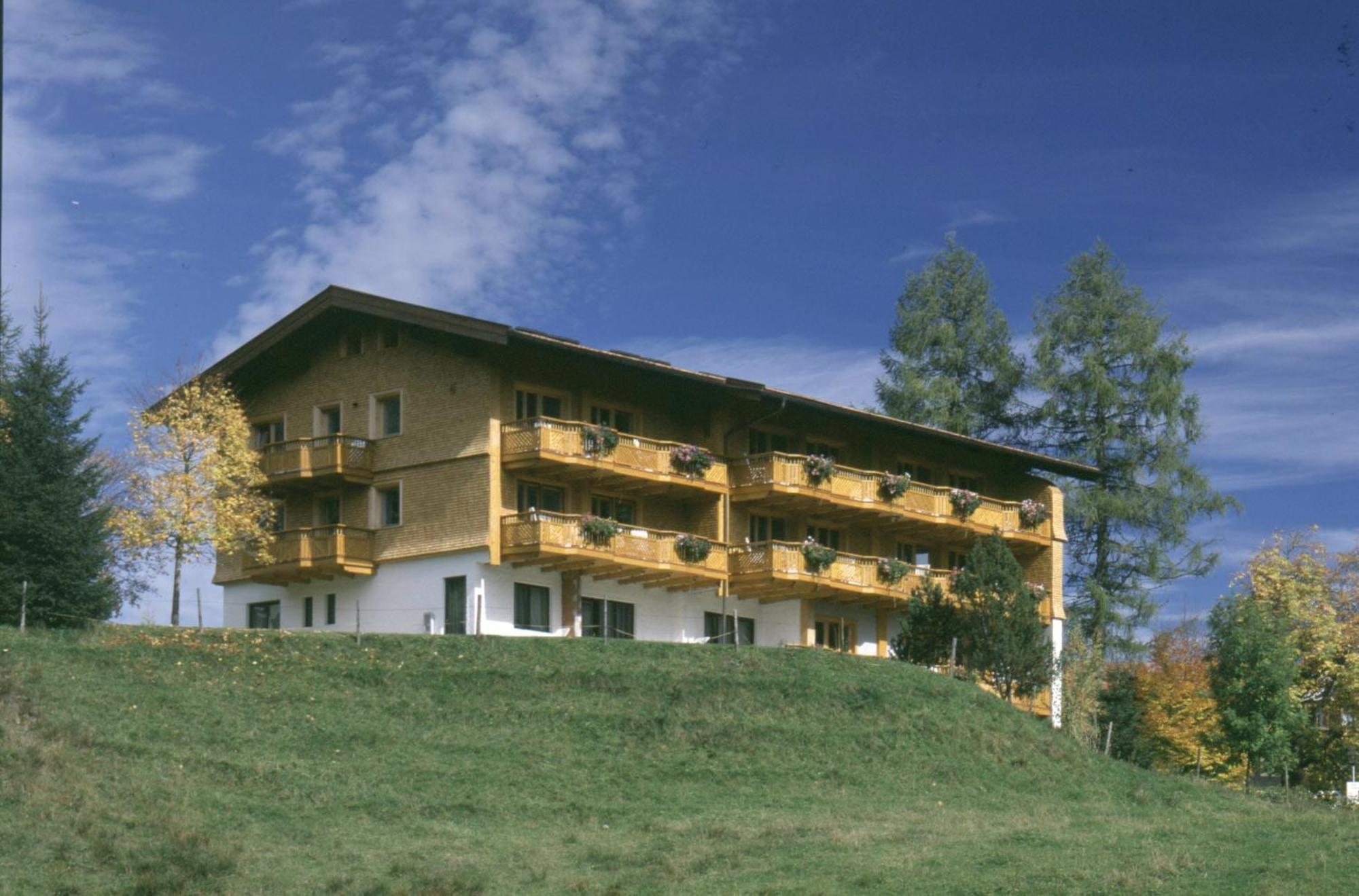 Hotel Bellevue Riezlern Exterior photo