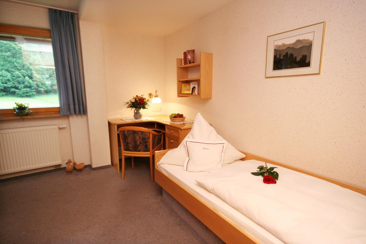 Hotel Bellevue Riezlern Exterior photo