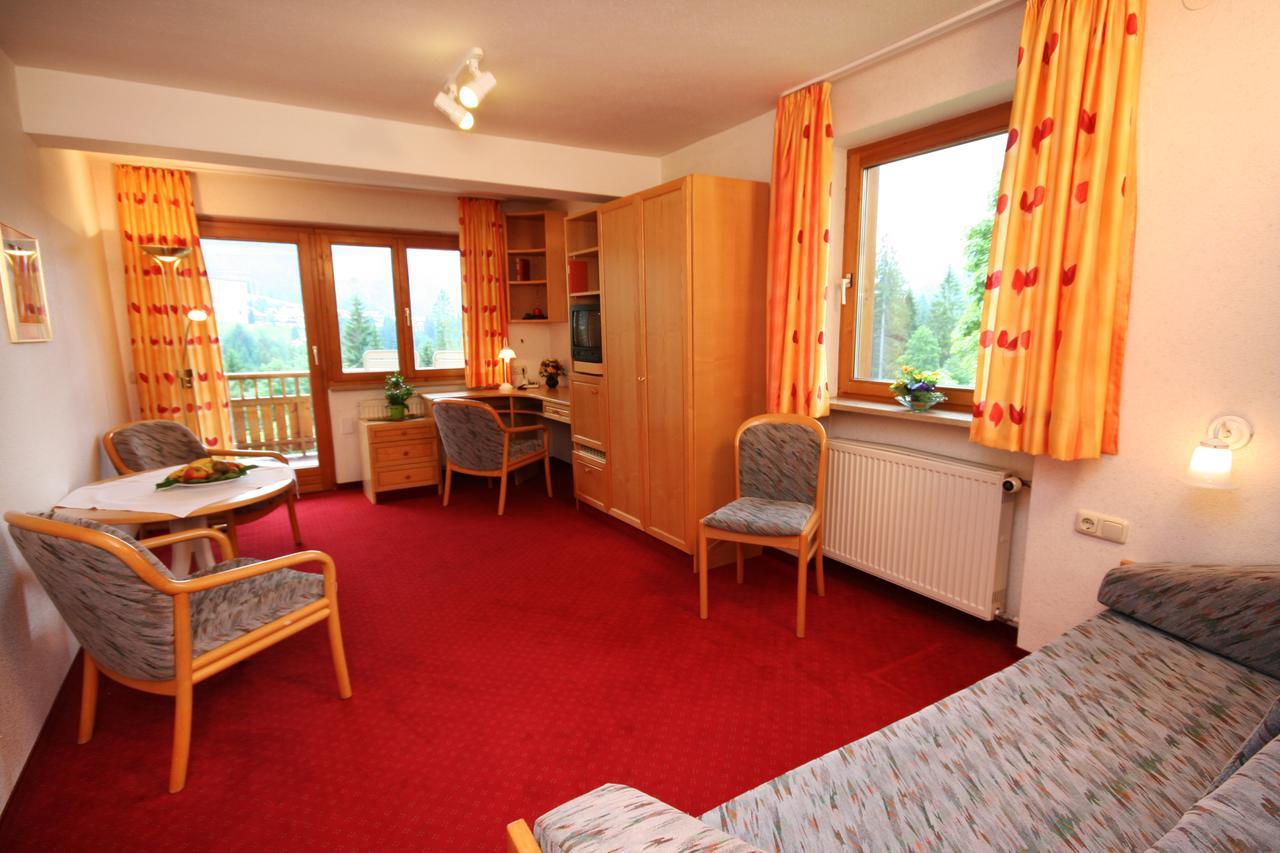 Hotel Bellevue Riezlern Exterior photo