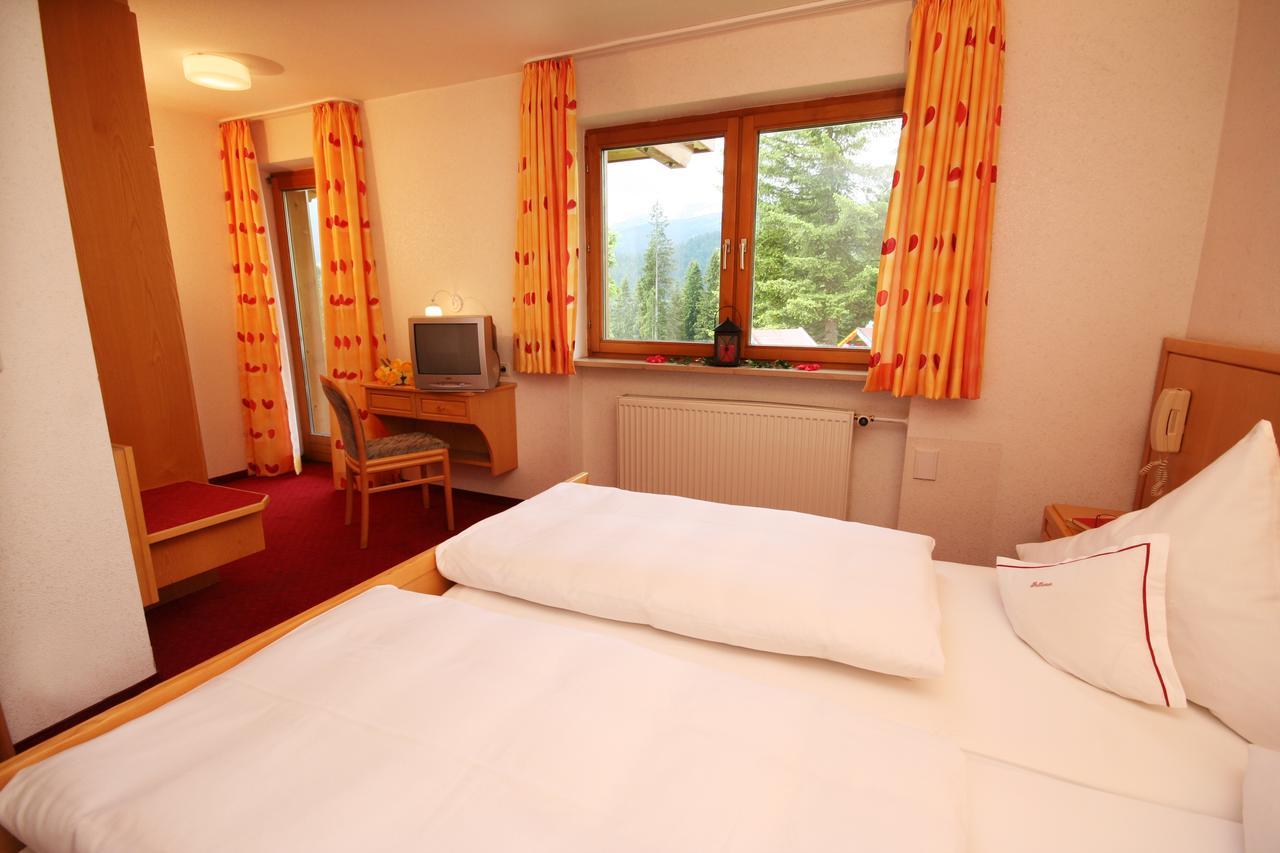 Hotel Bellevue Riezlern Exterior photo