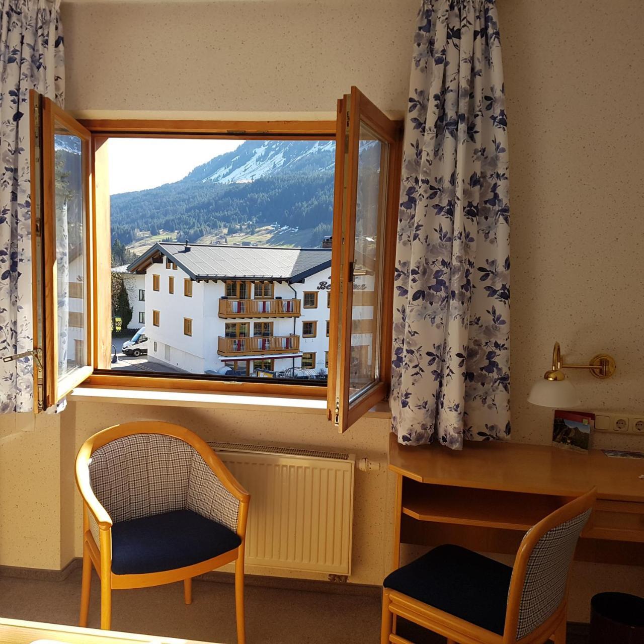 Hotel Bellevue Riezlern Exterior photo